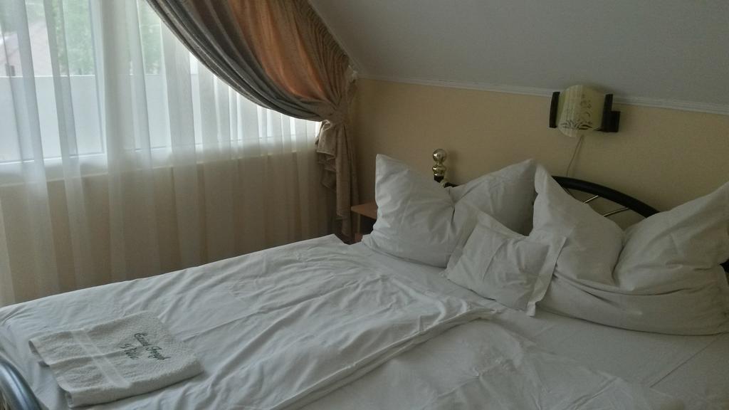 Ezust Fenyo Vendeghaz Guest House Siofok 외부 사진