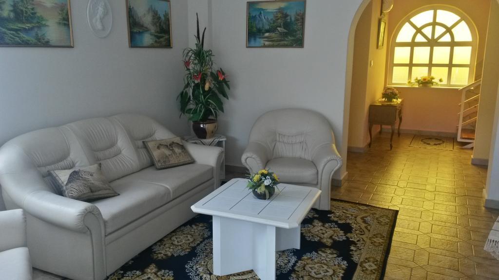 Ezust Fenyo Vendeghaz Guest House Siofok 외부 사진